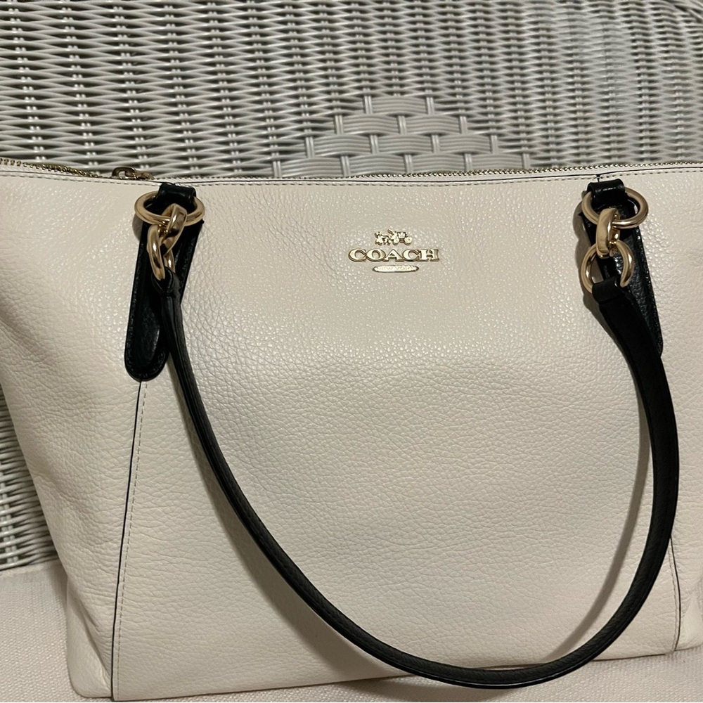 Coach Ivory and Black Tote Bag - Picture 3 of 10